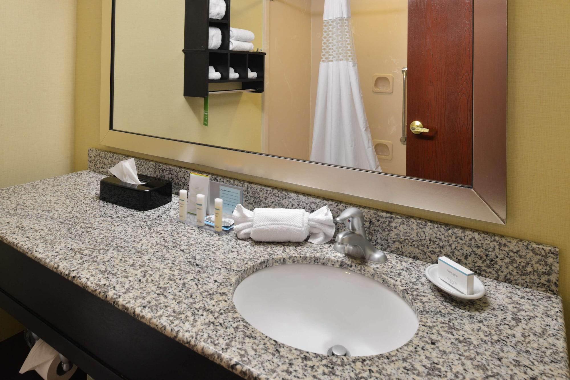 Comfort Inn & Suites Толедо Екстериор снимка