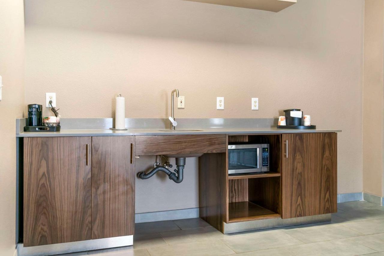 Comfort Inn & Suites Толедо Екстериор снимка