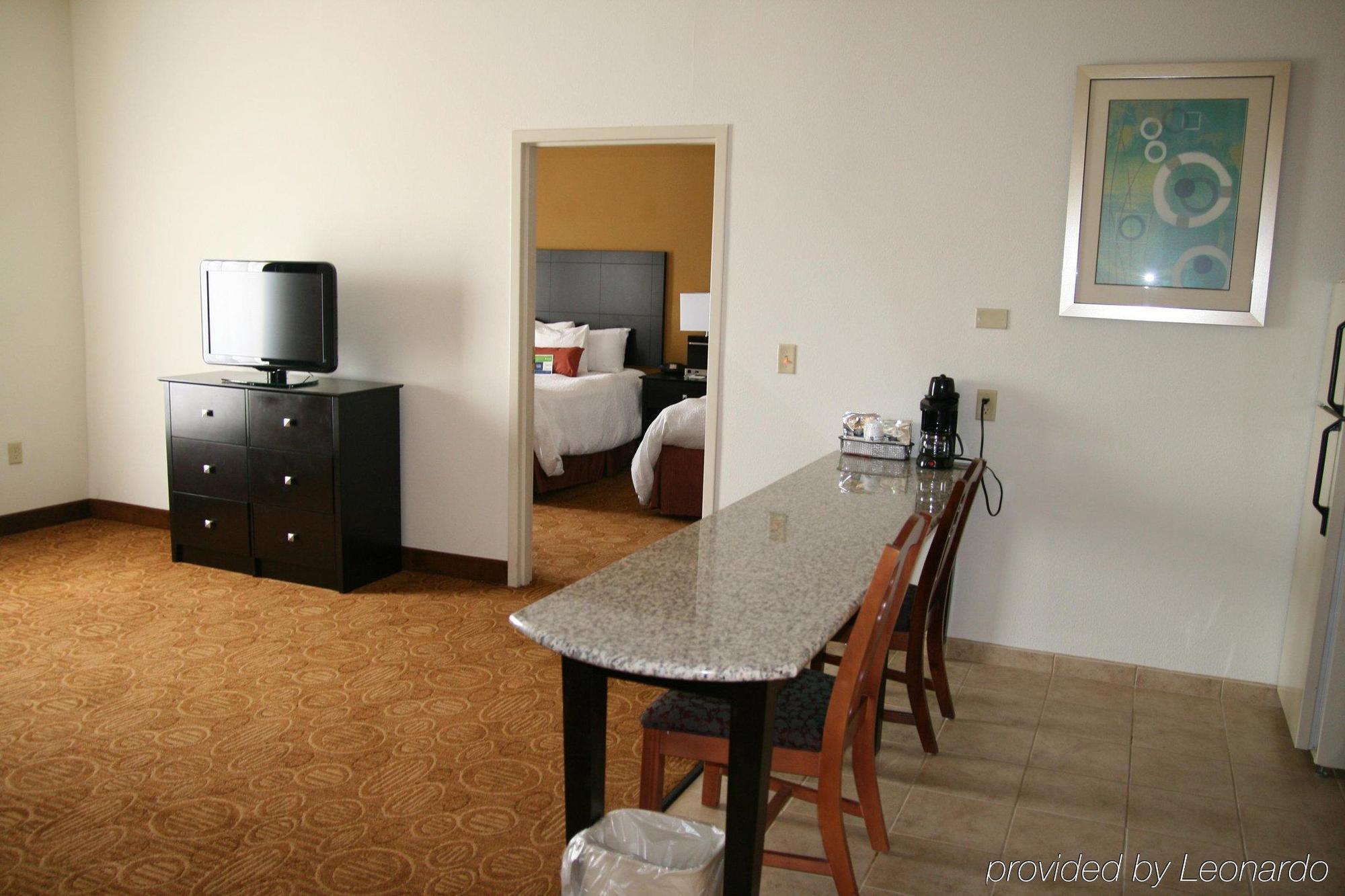 Comfort Inn & Suites Толедо Стая снимка
