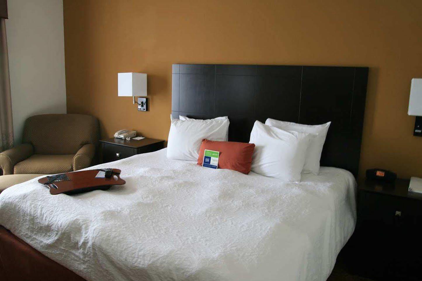Comfort Inn & Suites Толедо Екстериор снимка